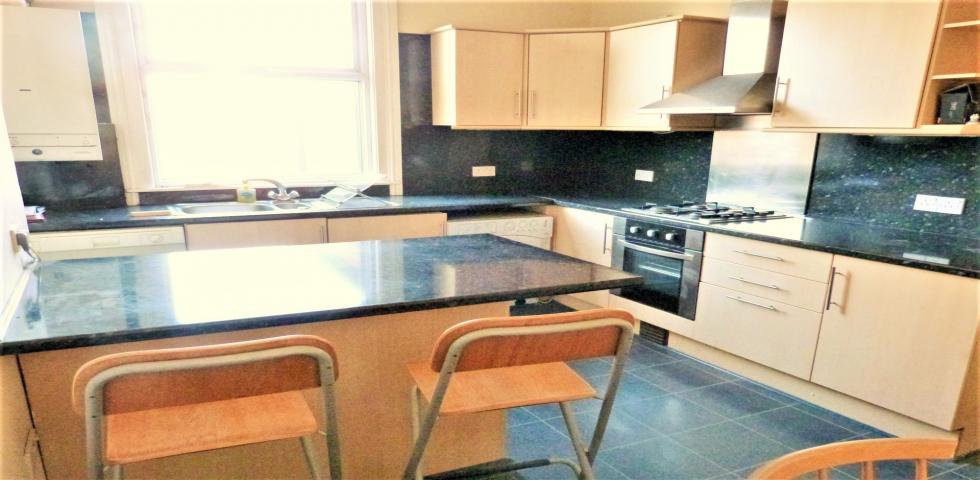 			NEW INSTRUCTION- PRIVATE ROOF TERRACE , 3 Bedroom, 1 bath, 1 reception Apartment			 Weltje Road, , Hammersmith